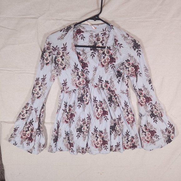 Free People Speak Easy Top Womens XS V-Neck Bell Sleeve Floral Pullover - Picture 1 of 11